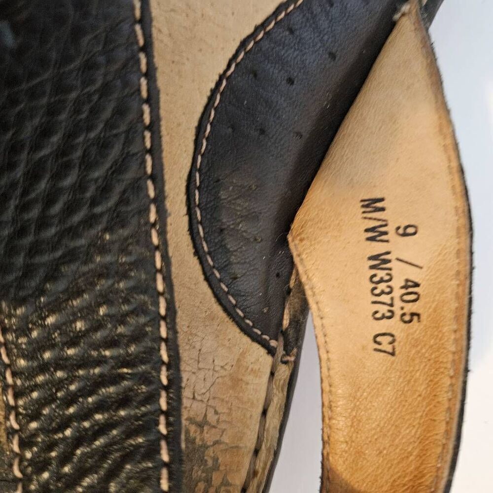 Born womens sandals, black leather. Size 9. - Picture 4 of 5